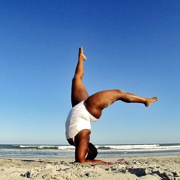 plus-sized-yoga-jessamyn-stanley-2